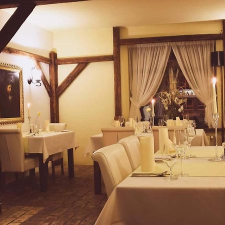 Barock Restaurant & Pension Topoľčany المظهر الخارجي الصورة
