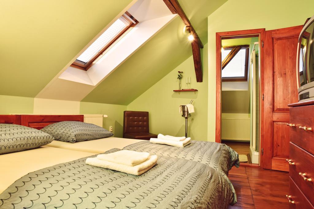 Barock Restaurant & Pension Topoľčany المظهر الخارجي الصورة
