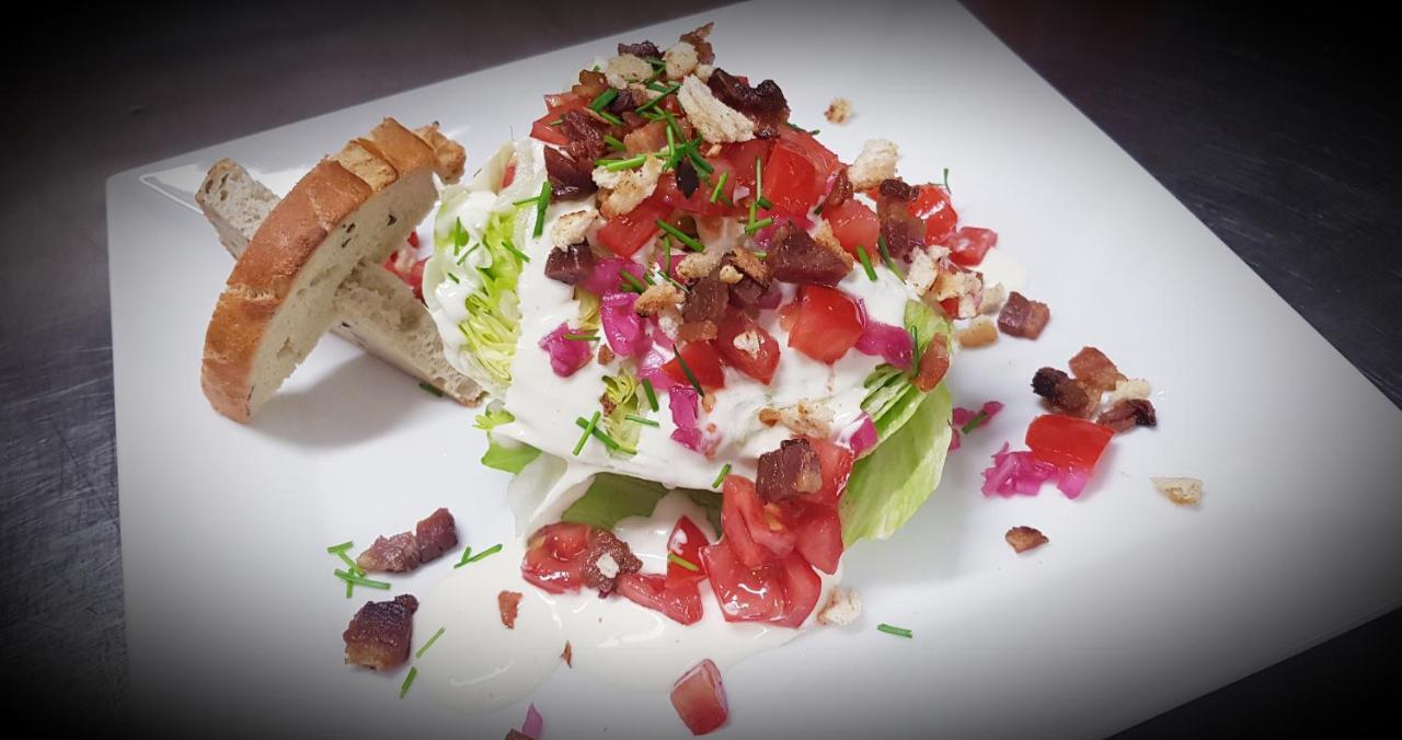 Barock Restaurant & Pension Topoľčany المظهر الخارجي الصورة